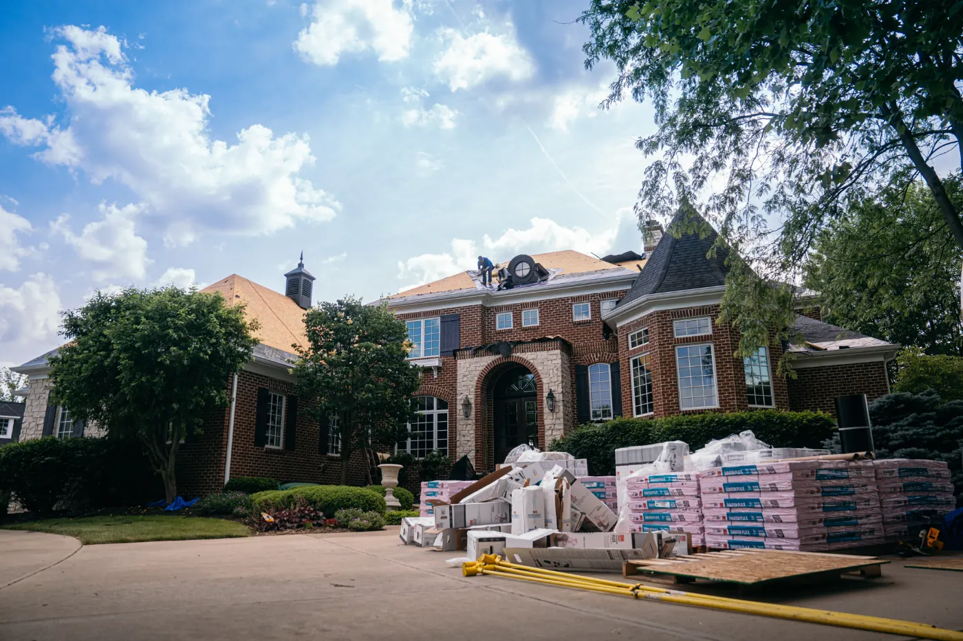 Manufacturer-certified roof installation in Plum Creek
